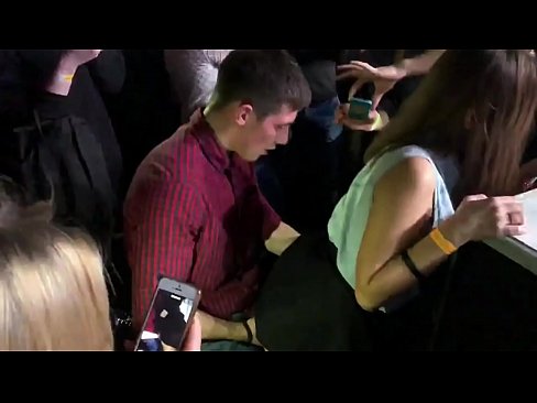 ❤️ Quan hệ tình dục thực sự trong một hộp đêm ở Nga. 18 tuổi cô gái Nga trong hậu môn và âm đạo bị đụ trong hộp đêm ❤  Siêu quan hệ tình dục  ở% vi.teencumpot.ru%  ❌❤